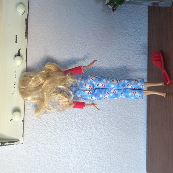 Barbie Doll with Holiday Skating Penguin Pajamas and Hairbrush - Picture 4 of 4